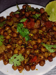 घुघनी (Ghughni recipe in hindi) रेसिपी मुख्य फोटो