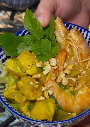 Hình của món Mì Quảng Gà Tôm.