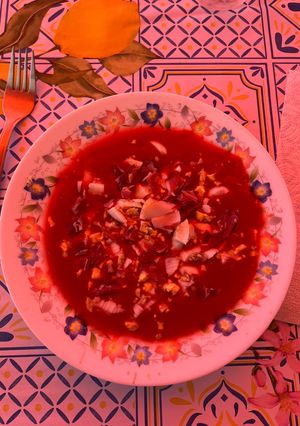 Una foto de Salmorejo antiinflamatorio “a mi manera” (sin pan)