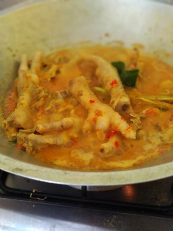 Langkah Gampang Membuat Resep Usus ayam dan ceker bumbu kuning yang Bisa Manjain Lidah Anti Ribet, Sempurna