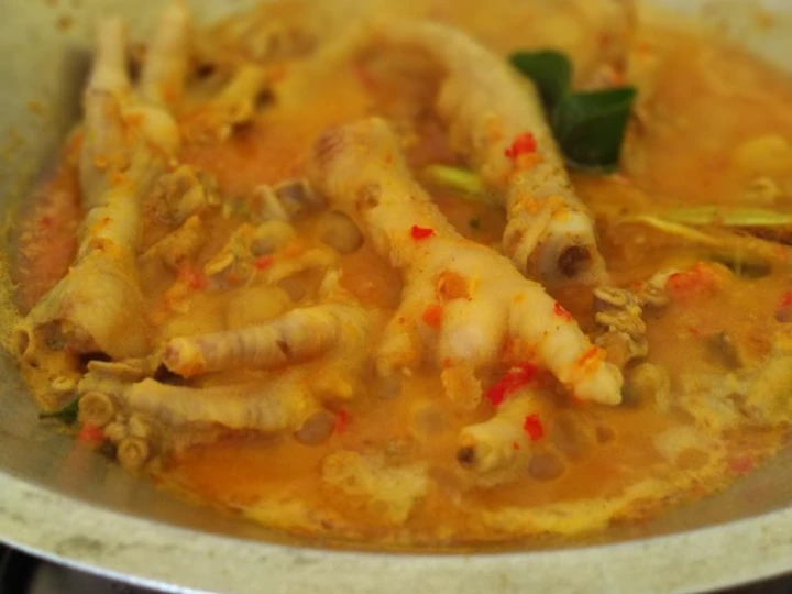 Langkah Gampang Membuat Resep Usus ayam dan ceker bumbu kuning yang Bisa Manjain Lidah Anti Ribet, Sempurna