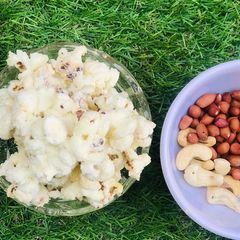 A picture of Milk Pop Corn 🍿.