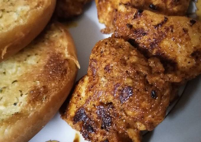 Hot Chicken with garlic bread 🍞🍗🐔