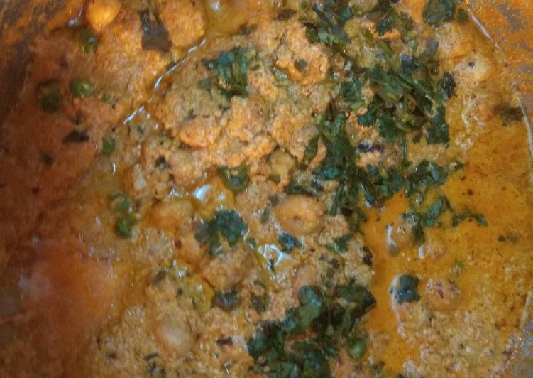 Recipe of Award-winning Khoya makhana matar