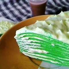A picture of Mille Crepe Pandan.