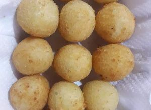 Foto de Bolinho de mandioca recheado com queijo mussarela