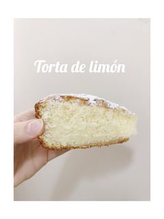 Una foto de Torta de limón🍋Fácil, económica y deliciosa 😋