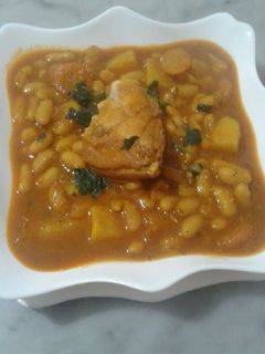صورة لوصفة لوبيا (فاصولياء) بدرسة حااارة لايام البرد بنة هاااايلة 😋😋👍