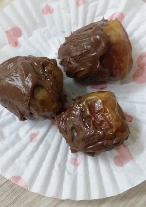 صورة لوصفة حبات التمر المغلفة بالشوكولاته