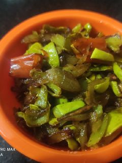 लौकी लौकी छिलके की भुजिया(LAUKI KE CHHILKE KI BHUJIYA RECIPE IN HINDI) रेसिपी मुख्य फोटो