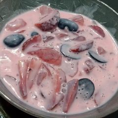 A picture of Fruit Custard.
