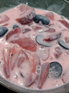 A picture of Fruit Custard.