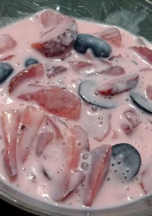 A picture of Fruit Custard.
