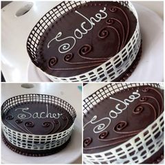 A picture of Sacher torte.
