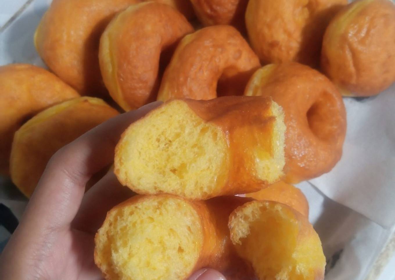 Donat labu kuning panggang dan goreng