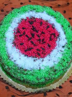 عکسی از دستور کیک یخچالی یلدایی