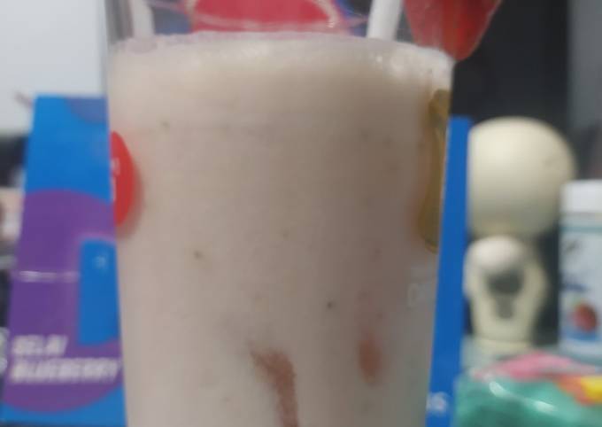 Resep Susu strawberry simple sehat dan segar yang Sempurna