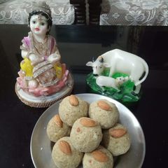 सौंफ़ के लड्डू(सेहत व आंखों के बहुत लाभदायक) A picture of सौंफ़ के लड्डू(सेहत व आंखों के बहुत लाभदायक).