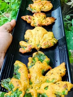 উচ্ছে পাতার বড়া (uchche patar bora recipe in Bengali) রেসিপির প্রধান ছবি