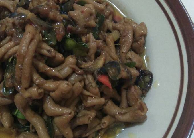 Langkah Mudah untuk Menyiapkan Tumis Usus Ayam Kecap Pedas, Menggugah Selera