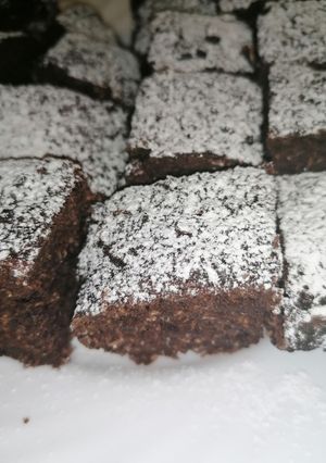 O poză a rețetei Prăjitură de post cu mere și cacao.