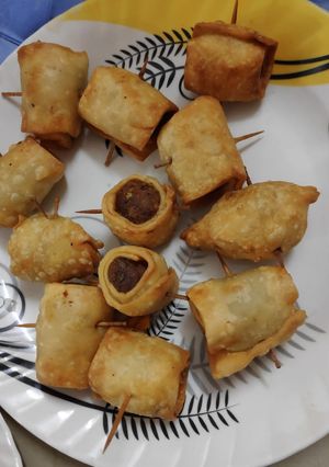 A picture of Roll chicken kola.