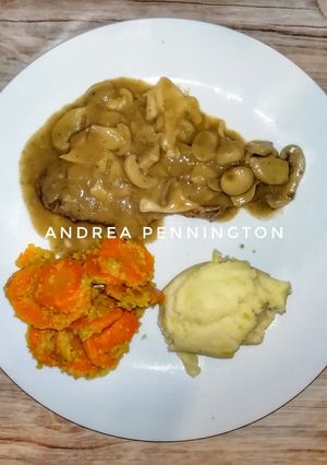 Una foto de Lomito en salsa morena y champiñones