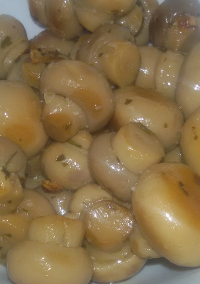 Una foto de Champiñones al ajo cabañil