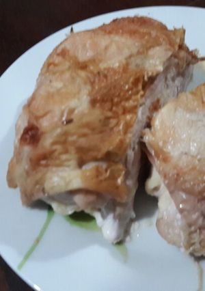 Una foto de Pechugas rellenas de jamón y queso y aceitunas!