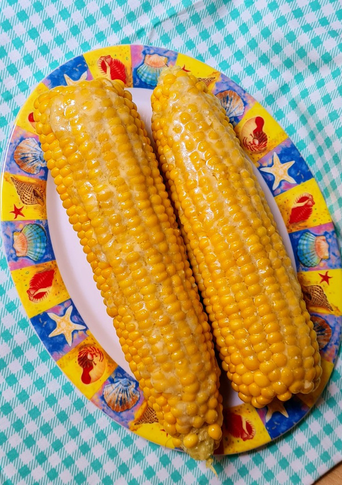 Una foto de Choclos con manteca de queso azul 💙 🌽