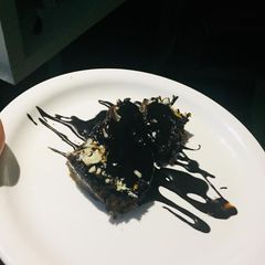 A picture of Dark Chocolate Brownies.