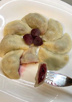 Фото Вареники с вишнями.