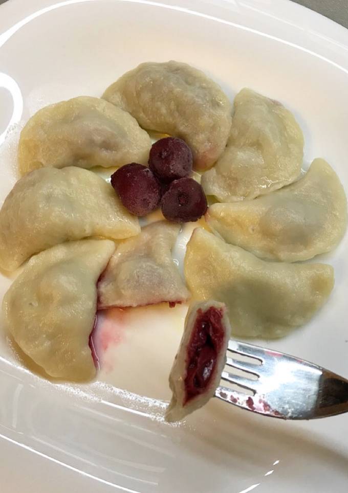 Вареники с вишнями