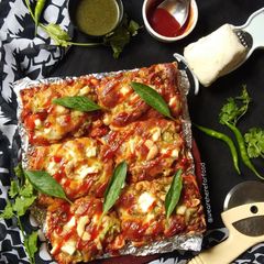 A picture of Samosa Pizza.