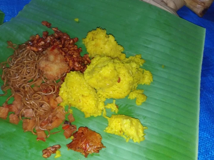 Cara Sederhana Membikin Resep  Nasi Kuning praktis enak semua orang pasti bisa masak yang Enak Banget, Enak Banget