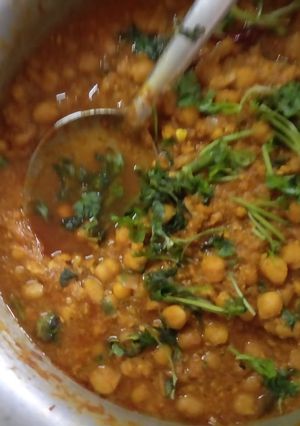 চিকেন কিমার ঘুগনি (Chicken keemar ghugni recipe in Bengali) রেসিপির প্রধান ছবি