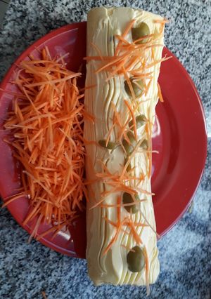 Una foto de Pionono agridulce de lomito de atún