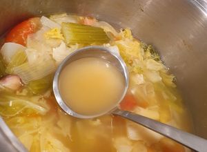 Foto principal de Caldo diurético vegetal
