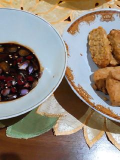 Foto resep Tempe tahu goreng anget dan sambel kecap bawang