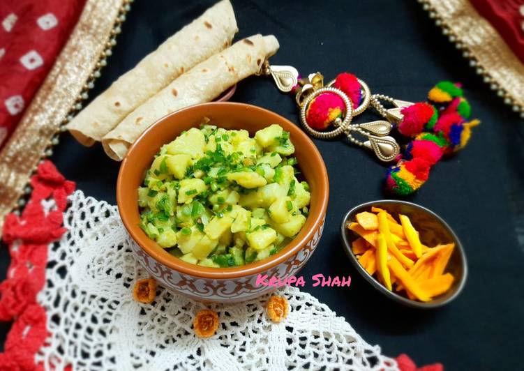 Recipe of Bateta nu kaachu (Uncooked potato sabzi)