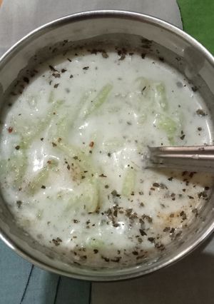 खीरे का रायता (kheere ka raita recipe in Hindi) रेसिपी मुख्य फोटो