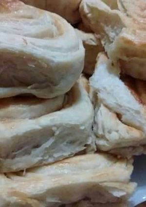 Una foto de Rols de jamón y queso hojaldrados