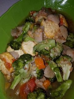 Foto resep Tumis Brokoli Tofu Bakso