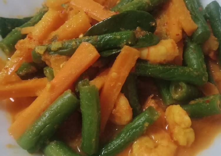 Sayur wortel buncis + udang bumbu kuning