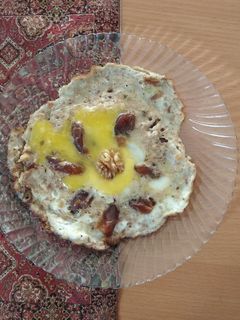 عکسی از دستور املت خرما و گردو