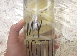 Foto resep Infused water (lemon, madu & chia seed)