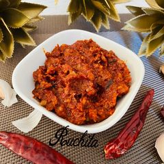 A picture of Schezwan chutney.