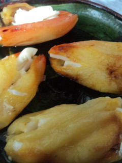 Una foto de Chiles gueros pintos al horno con tequila y queso las Correa del Ocote