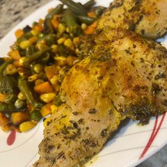 A picture of Easy Chicken Thighs Dinner.