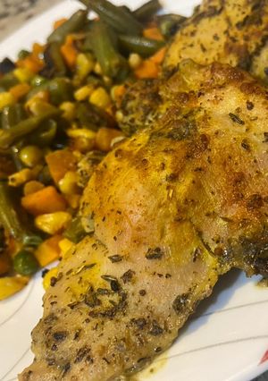 A picture of Easy Chicken Thighs Dinner.